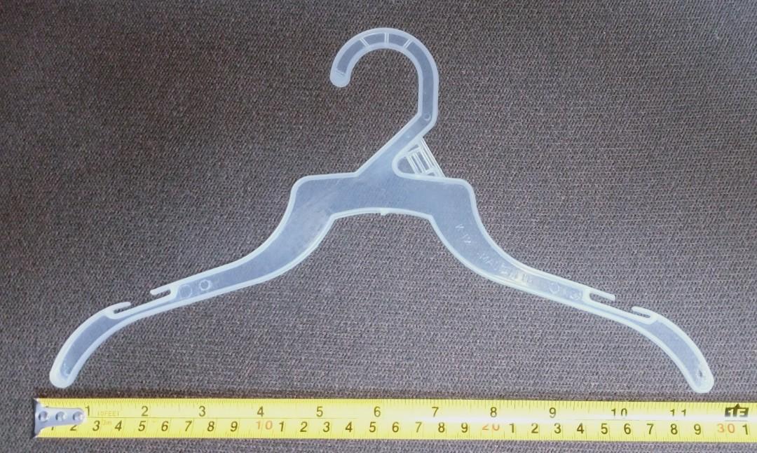 Infant Kids Hanger (MALL PULLOUT), Babies & Kids, Bathing & Changing