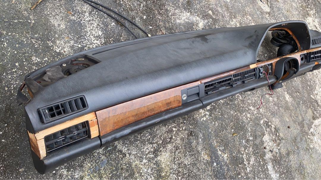 W126 dashboard outlet