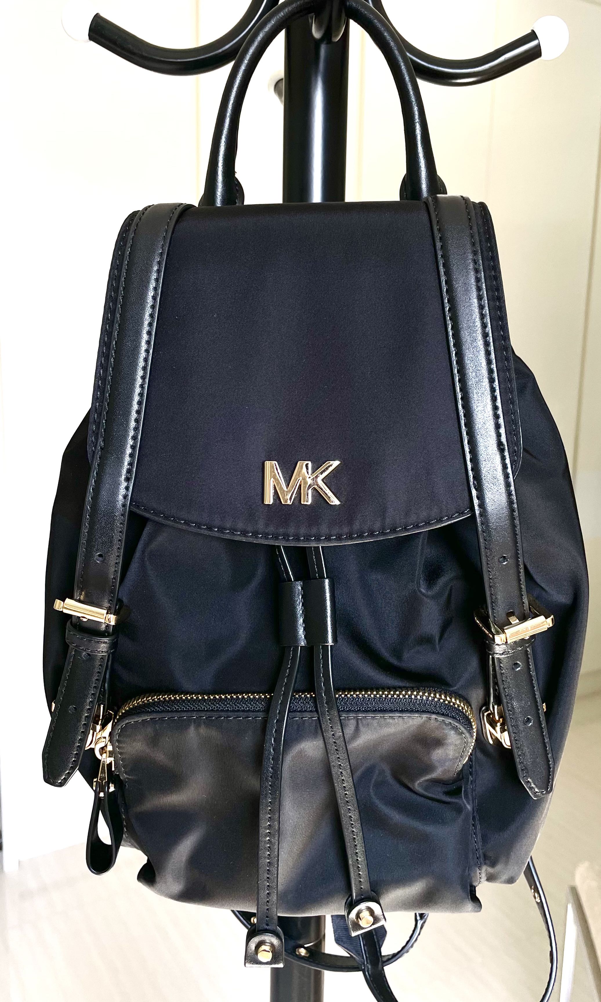 Michael kors beacon small backpack hotsell