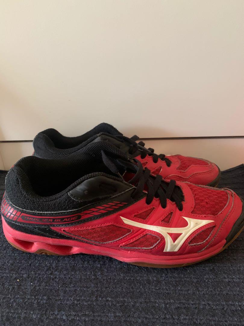Mizuno wave thunder store blade