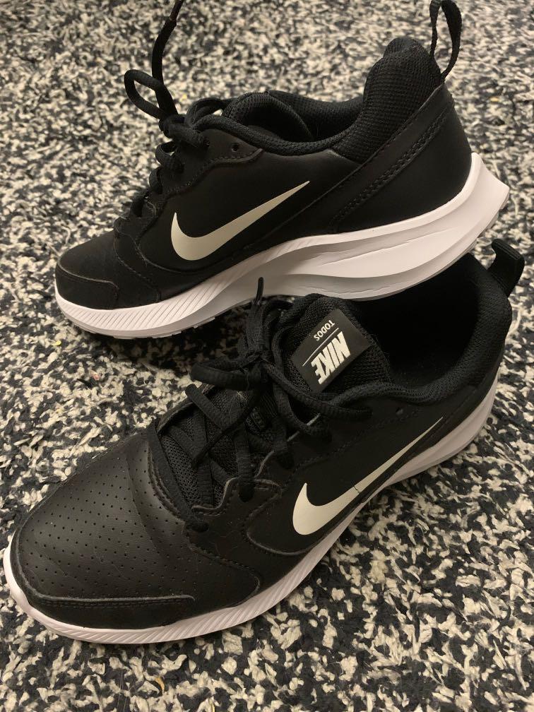 Nike todos womens discount
