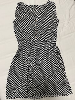 (Category: ) located in . Submitted by fillupwardrobe (Listing ID 1102396590, Image 1). Description: .