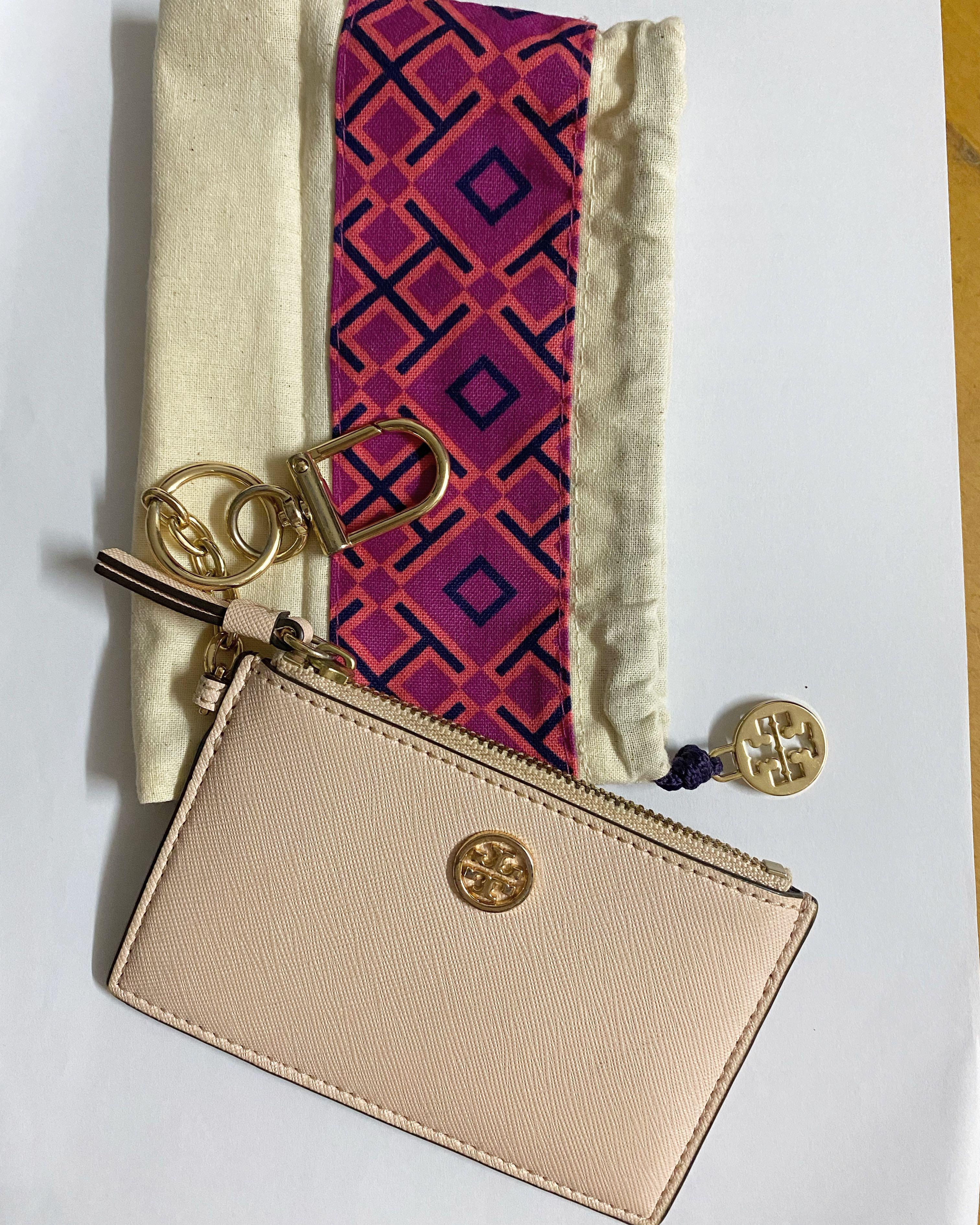 TORY BURCH ROBINSON CARD CASE KEYRING - PINK light pink card holder 淺粉紅,  女裝, 手袋及銀包, 銀包、卡片套- Carousell