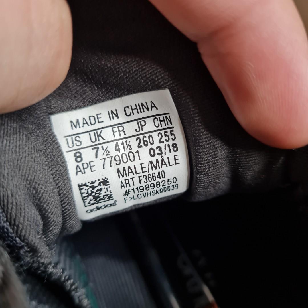 Yeezy 500 utility black, Men's Fashion 
