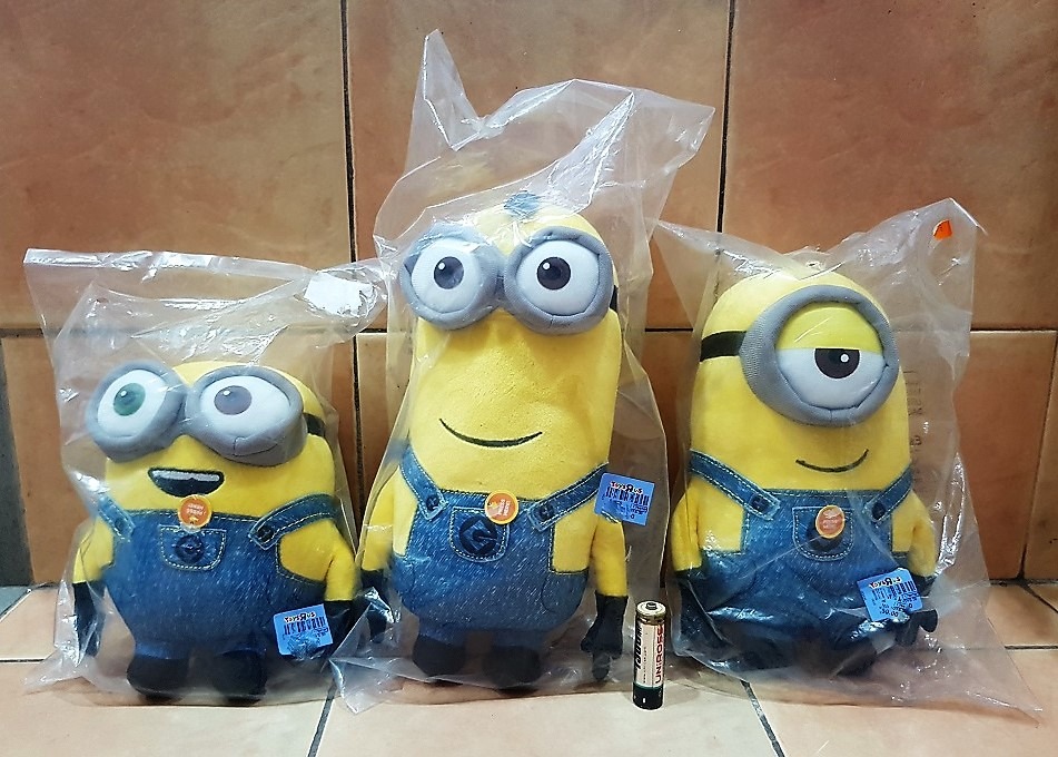 Authentic Despicable Me MINIONS Plush Toy Set, Hobbies & Toys, Toys