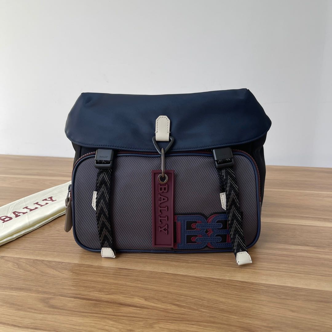Bally shop messenger bag