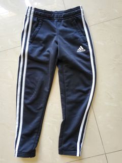 (Category: ) located in . Submitted by tang.closet (Listing ID 1102522119, Image 1). Description: .