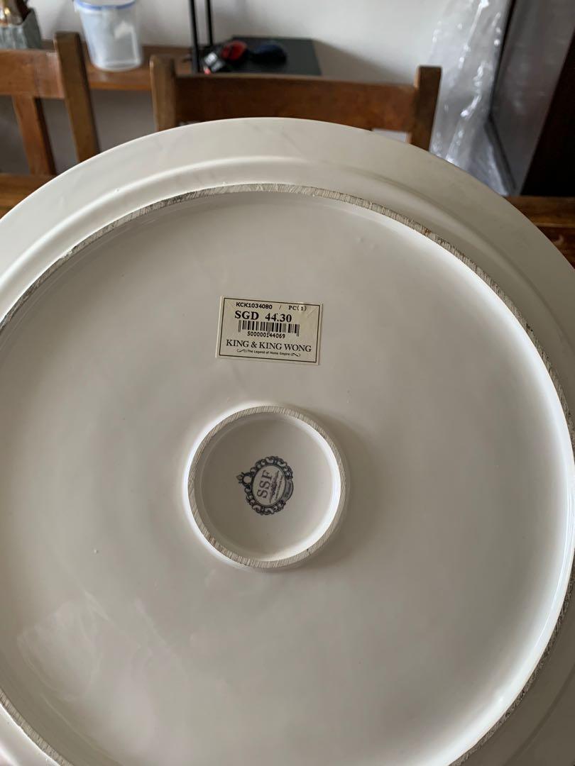 Cake Display Dish w/Cover, Furniture & Home Living, Kitchenware