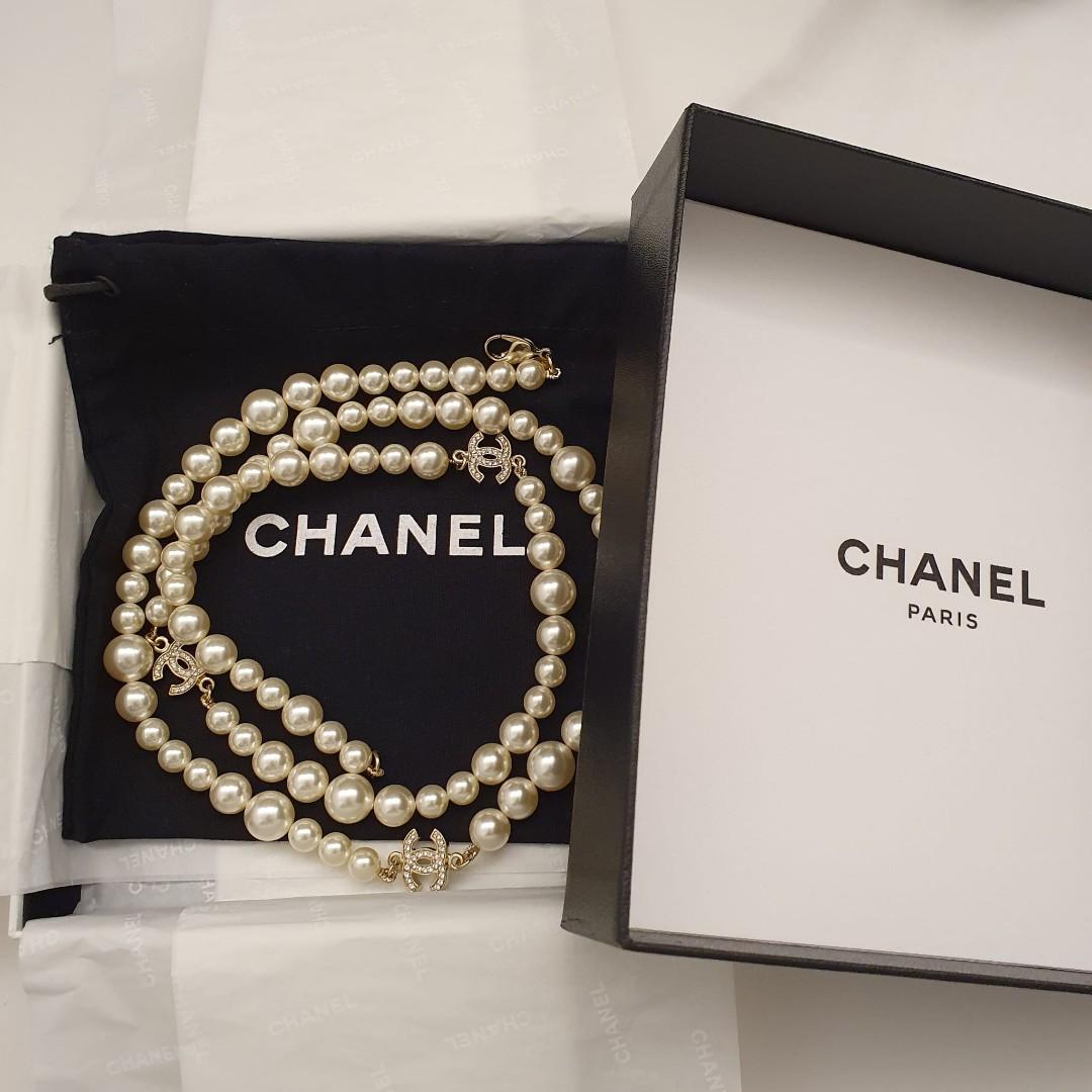 Chanel Classic Faux Pearl Necklace with Diamanté Interlocking C Logo,  Women's Fashion, Jewelry & Organisers, Necklaces on Carousell