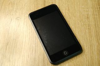 F0081 - Apple iPod Touch (A1213) 1st Generation 8GB, Furniture