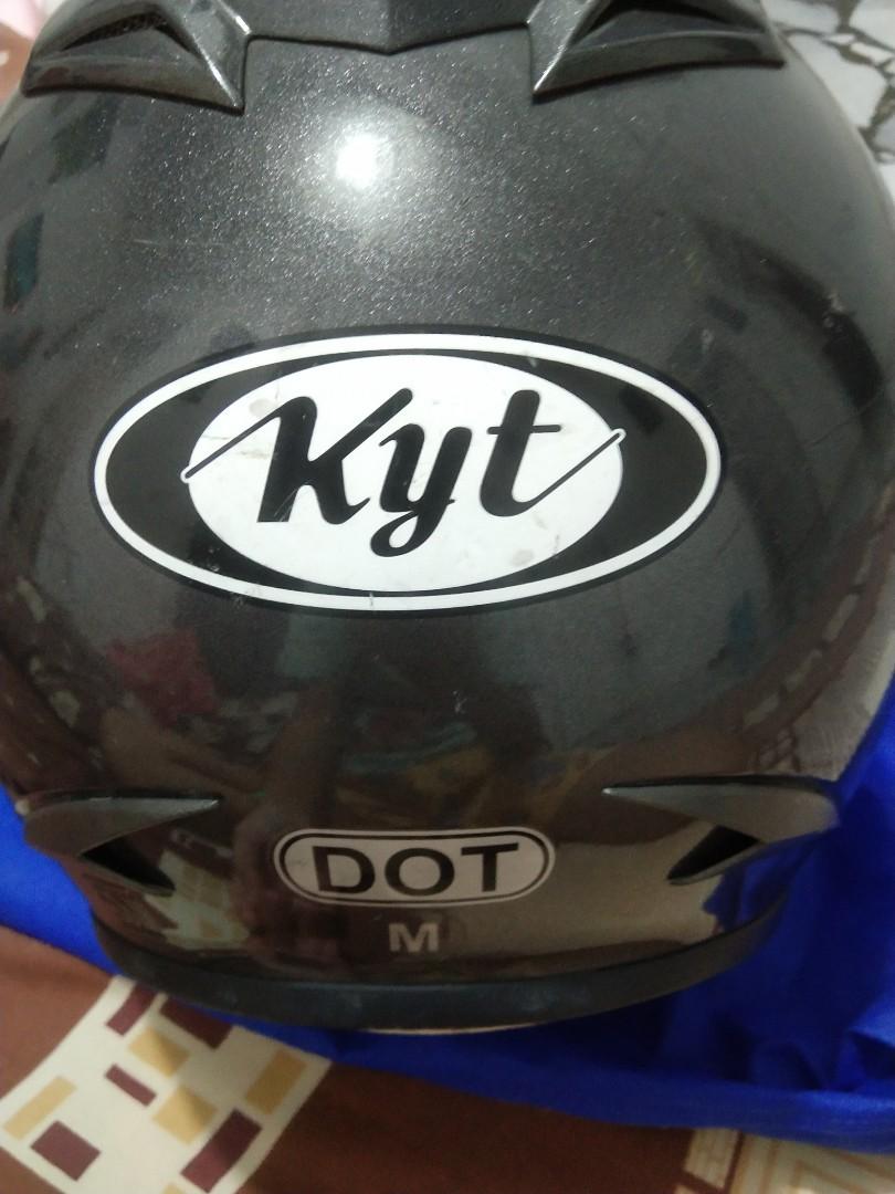 Helm KYT original, Motor di Carousell