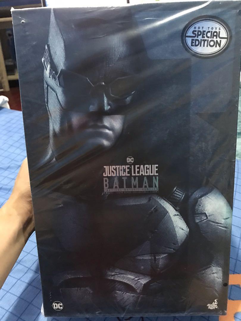 Hot Toys JL Batman Tactical Batsuit (Special Edition), Hobbies & Toys