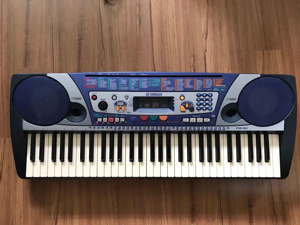 Keyboard Piano Yamaha PSR 260 Hobbies Toys Music Media