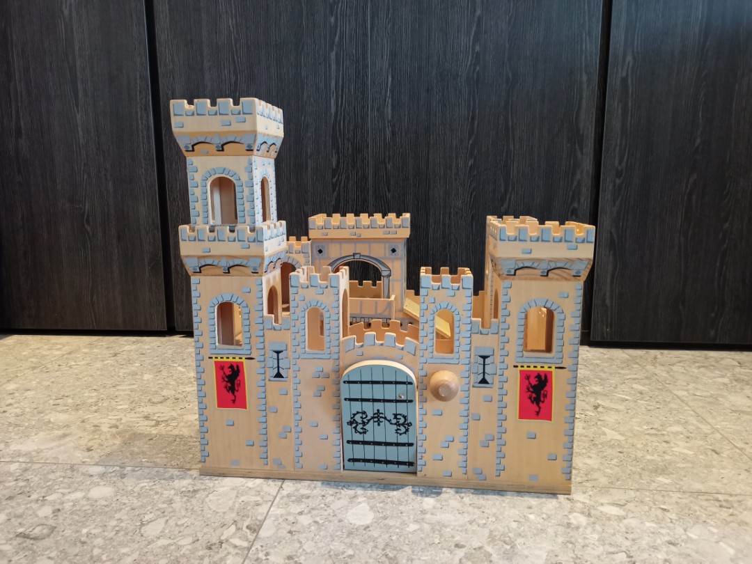Melissa & doug deluxe folding medieval wooden castle shop