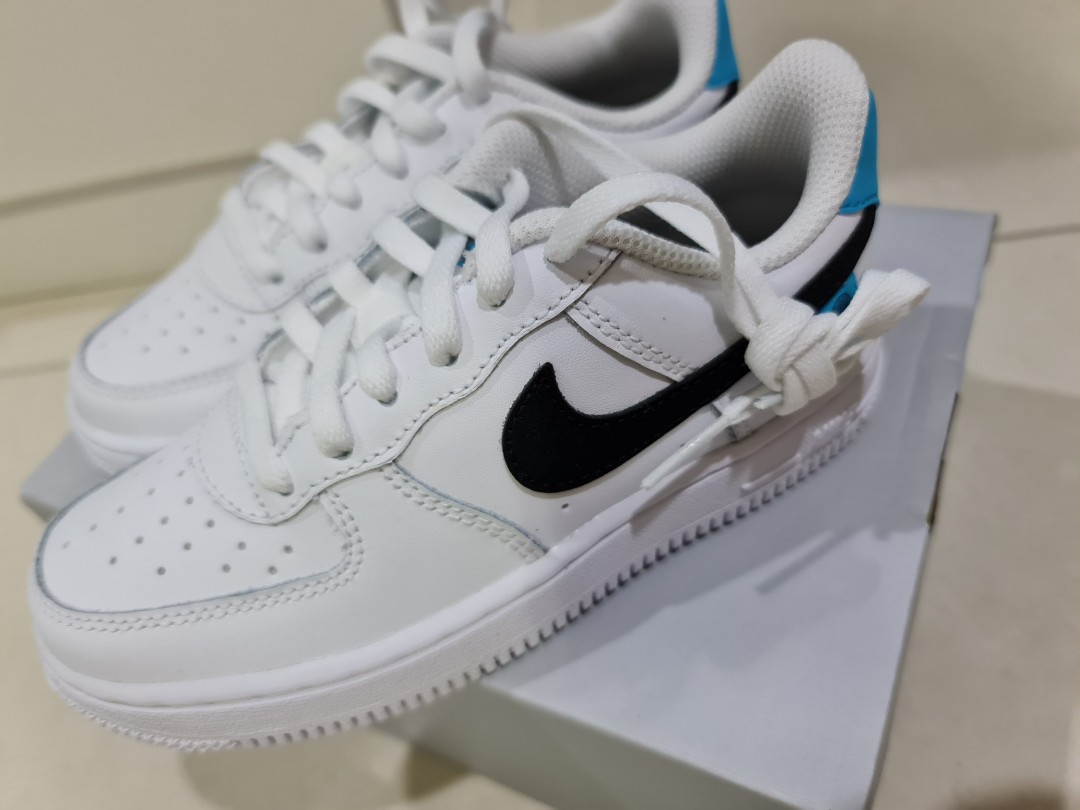 White nike kids best sale sneakers