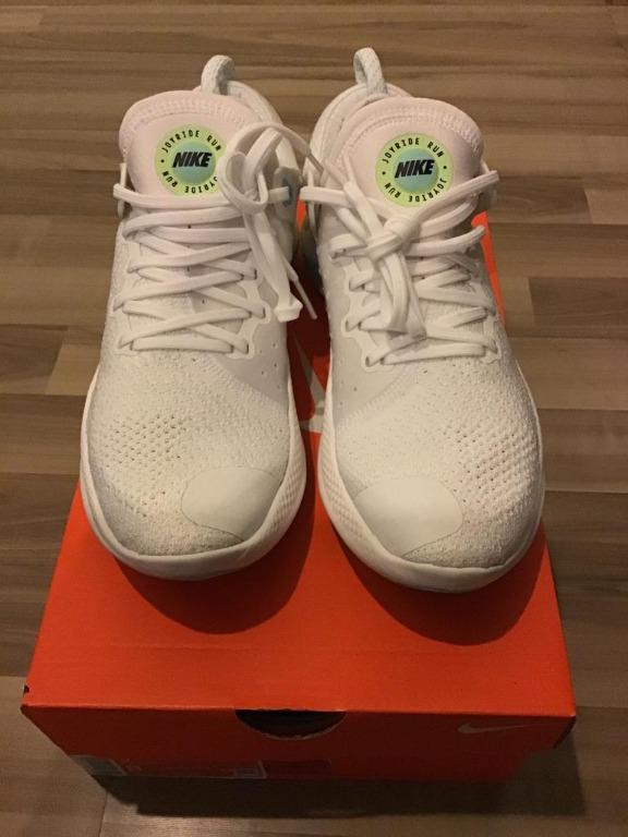 Girls size hotsell 2 nikes
