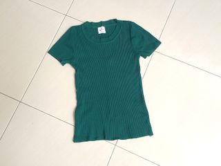 (Category: ) located in . Submitted by qi_prevoledclothes (Listing ID 1102543047, Image 1). Description: .
