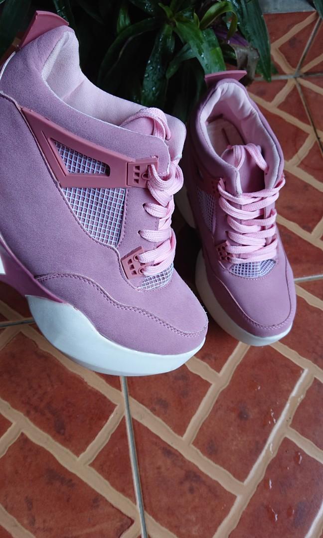 Sepatu wedges new arrivals sporty