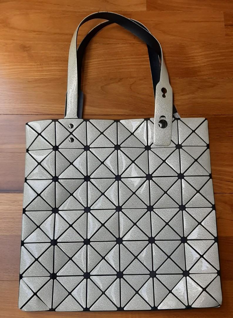 Silver geometric bag store