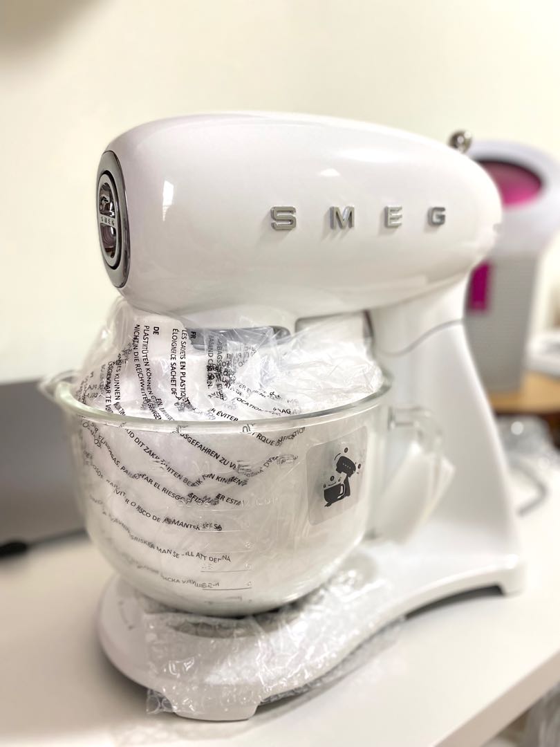 SMEG Stand Mixer (Brand New) GLASS BOWL, TV & Home Appliances, Kitchen