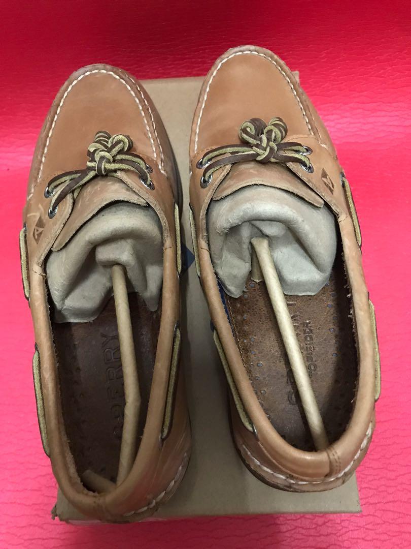 Sperry (Category: Dress Shoes) located in Manila. Submitted by aaaaamn (Listing ID 1102622547, Image 3). Description: Unisex. Used once. Properly stored & well taken care of..
