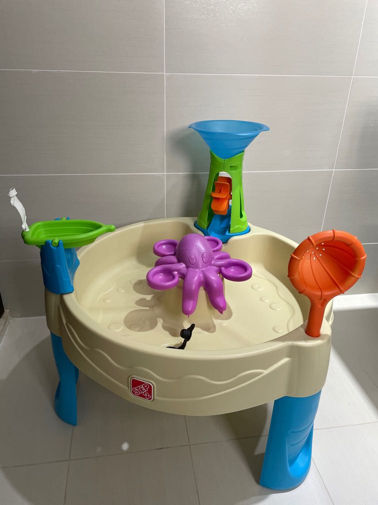 Step2 Wild Whirlpool Water Table, Hobbies & Toys, Toys & Games on Carousell
