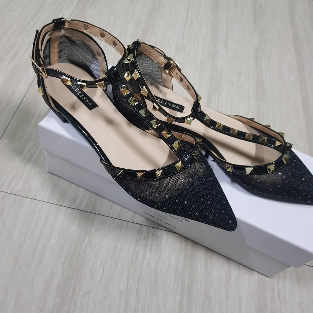 Studded shoes valentino like po super ganda