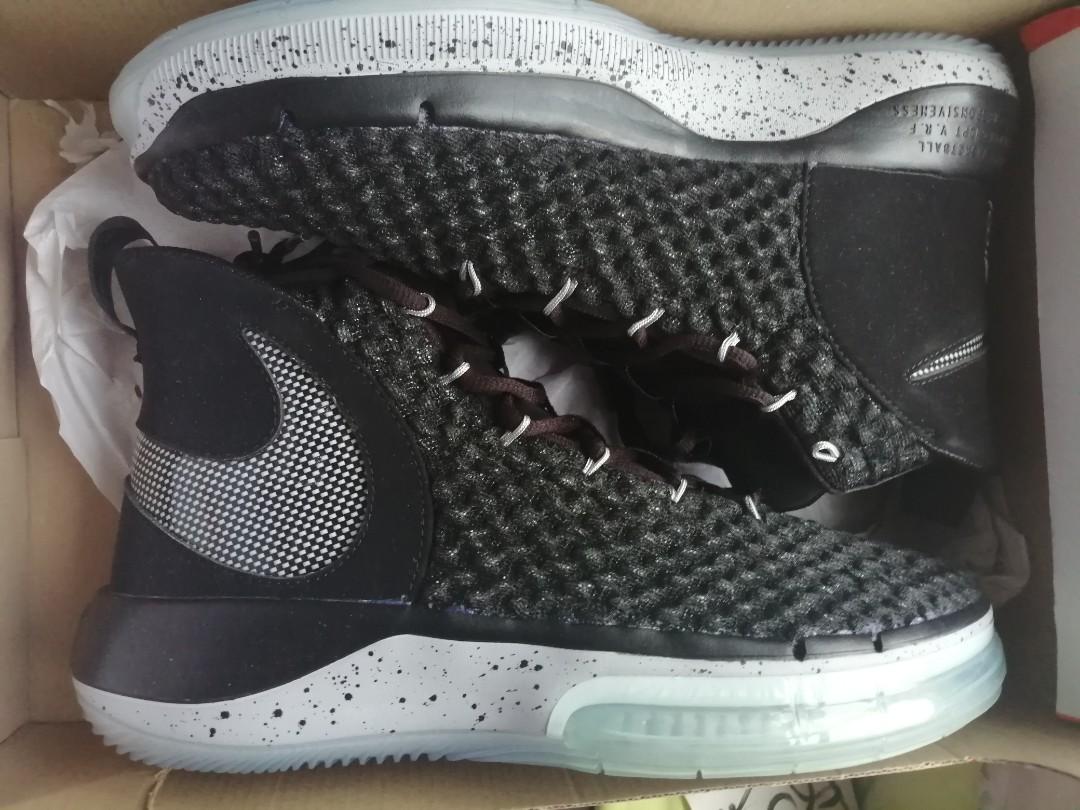 Nike alphadunk on discount feet