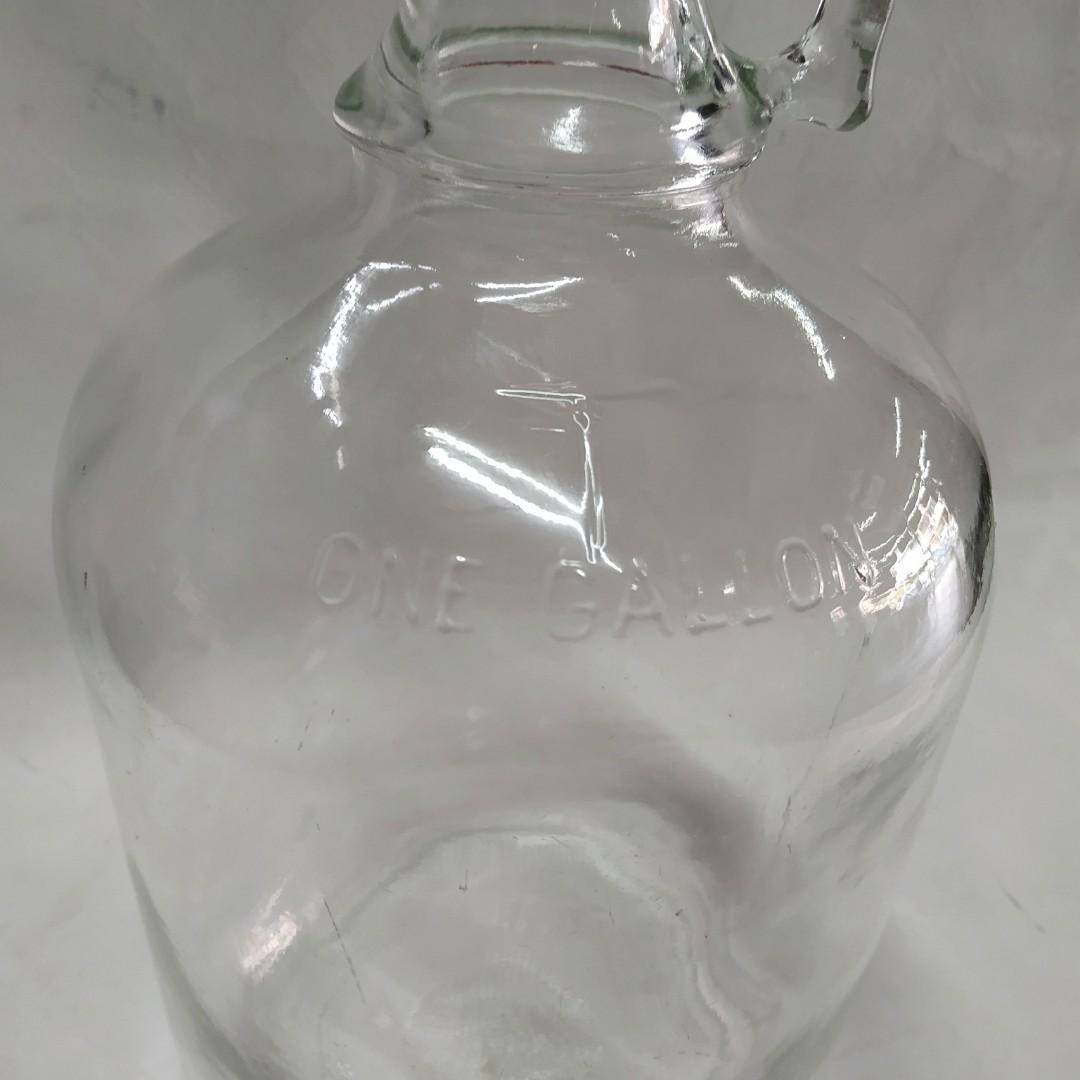 VINTAGE ONE GALLON GLASS JUG WITH FINGER HANDLE CLEAR SEAMED, Furniture