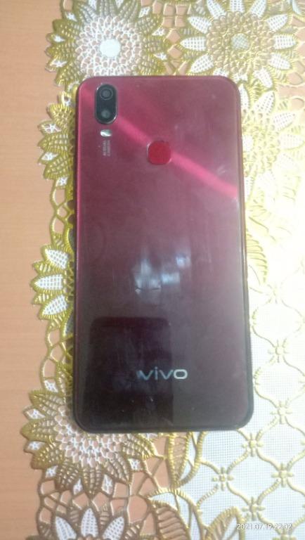 Vivo Y11 (Category: Vivo) located in Quezon City. Submitted by riyancee (Listing ID 1102629135, Image 1). Description: Selling my Vivo Y11 phone. Specs are in the attached photos. 2 years lang sya nasa akin. Still in very good condition. Naka phone protector naman din kasi sya. Reason for selling: Need extra cash for something important. Orig price is P8k but I'm selling for P5k. You may contact me thru 09236728161 for details..