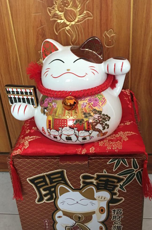 陶瓷憶万両招财猫摆件+礼盒高19.6cm宽21cm$68，金石工𤤁陶瓷超 