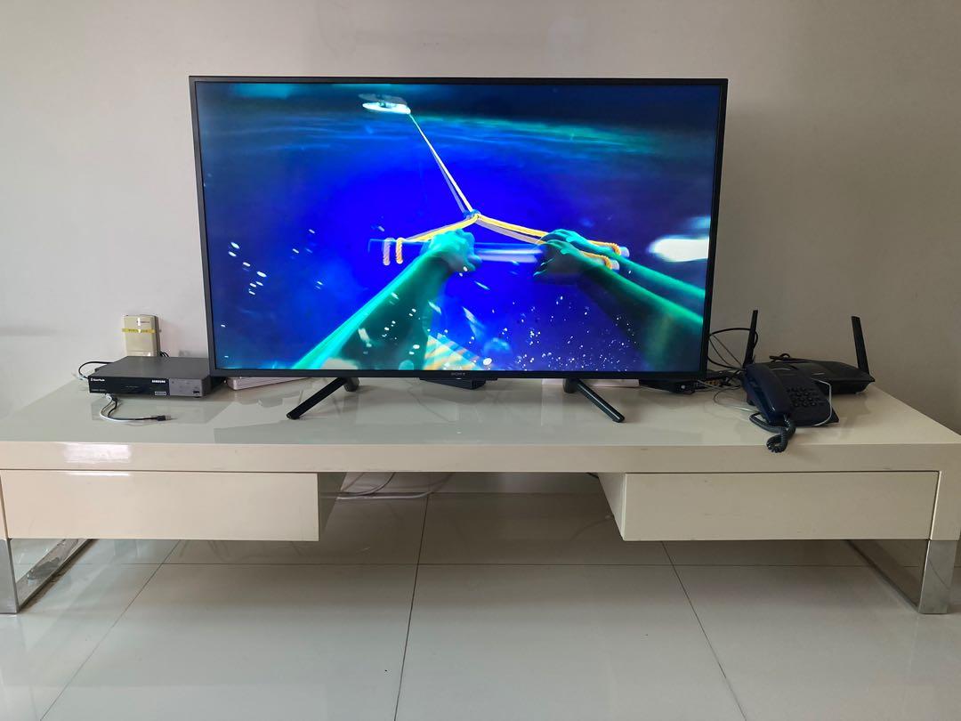 Beautiful white TV console, Furniture & Home Living, Furniture, TV