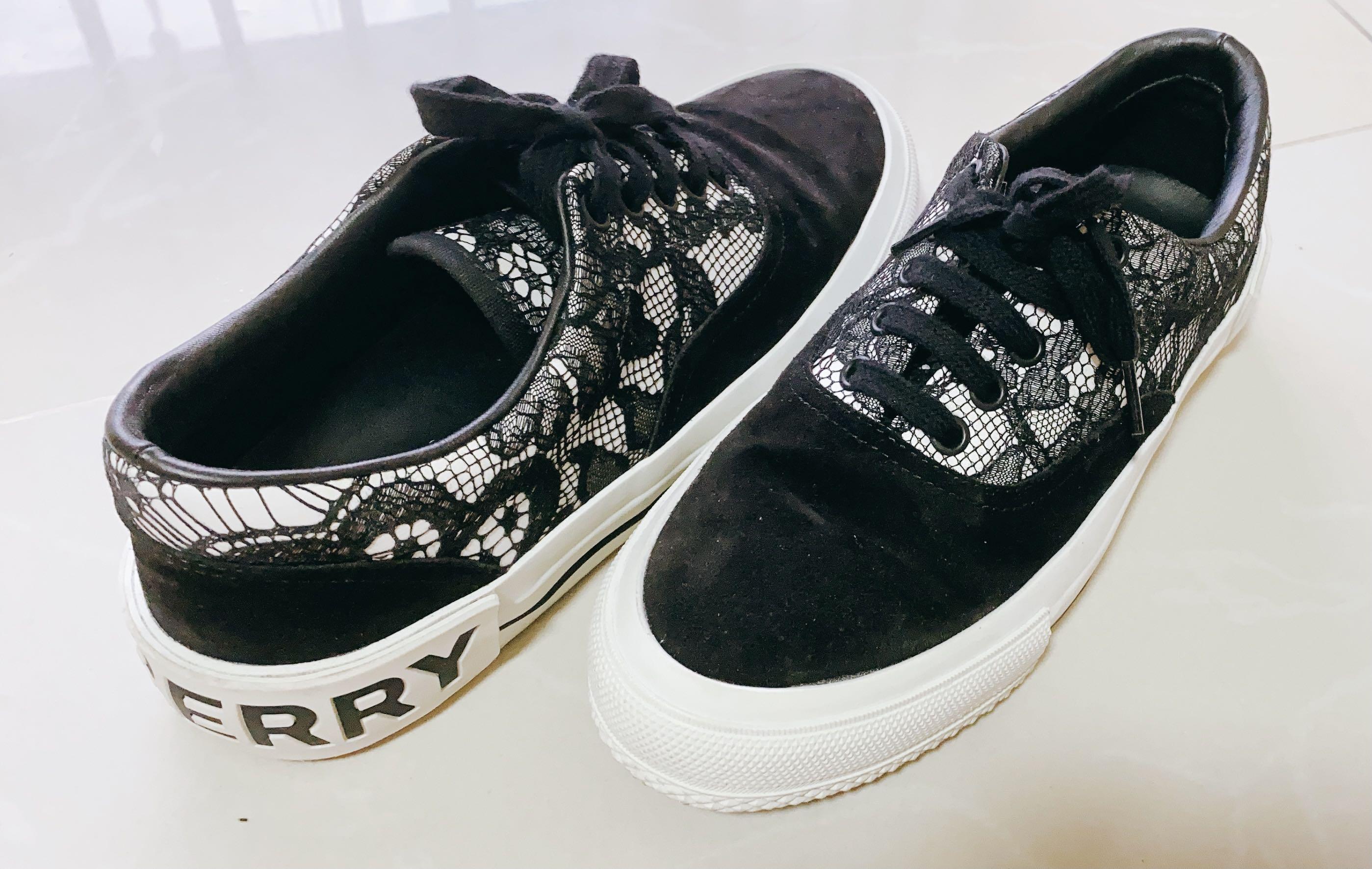 Burberry laces shop