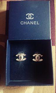 Chanel earrings😍