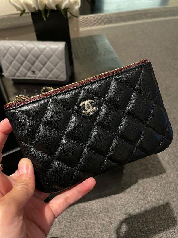 Chanel mini pouch o case small 散紙包黑羊金扣, 名牌, 手袋及銀包- Carousell