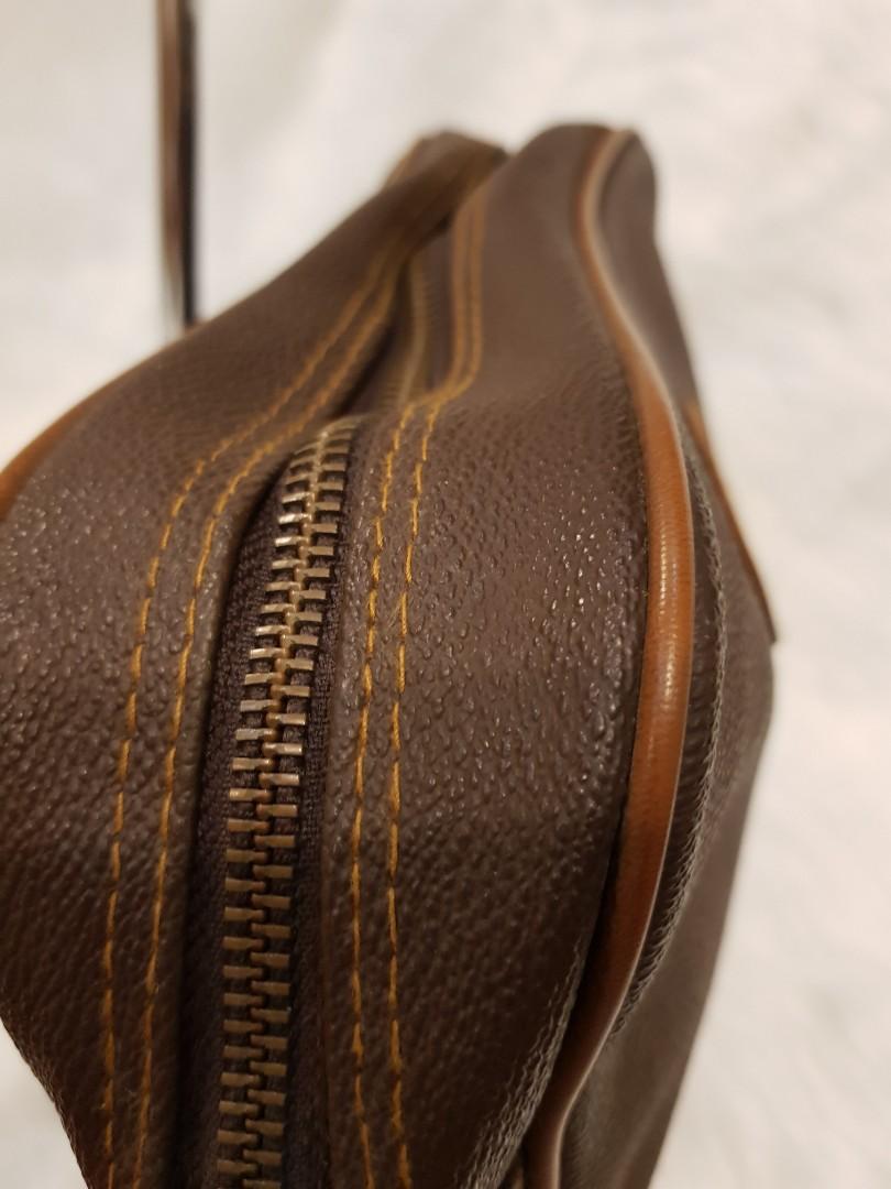 Clutch bag (Category: Luxury Bags & Wallets) located in Manila. Submitted by geecollection01 (Listing ID 1102784778, Image 3). Description: Clutch bag for Kuya and Daddy Japan.