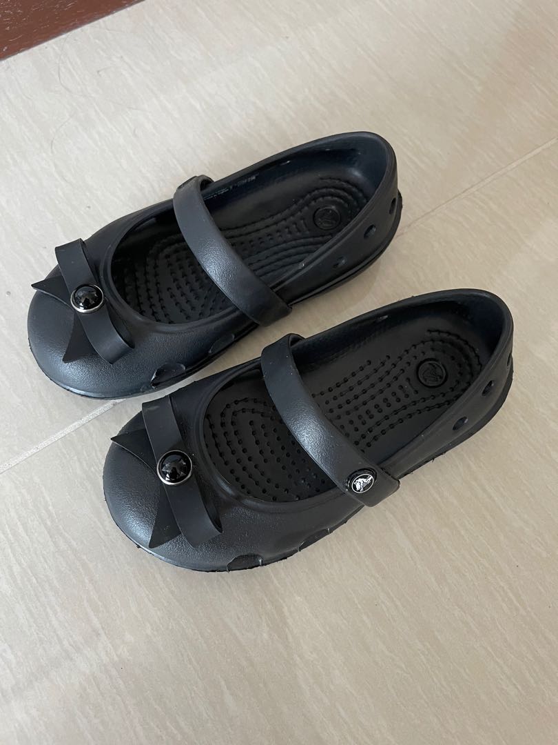 crocs keeley charm flat