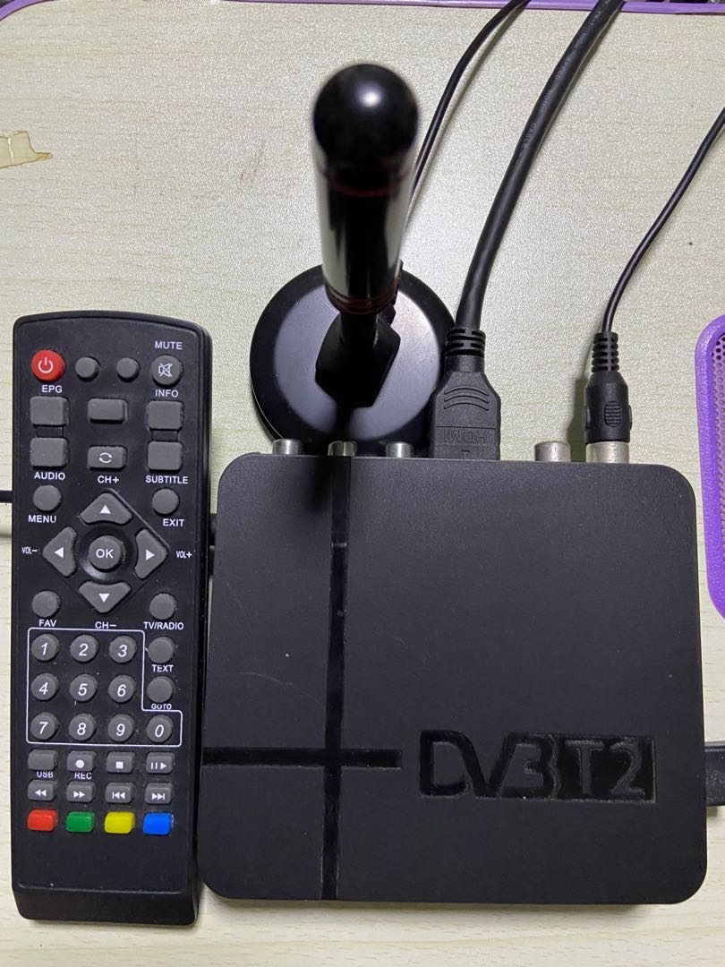 dvbt2 Set Top box + Antenna + HDMI cable (3 items at 18!) , TV & Home
