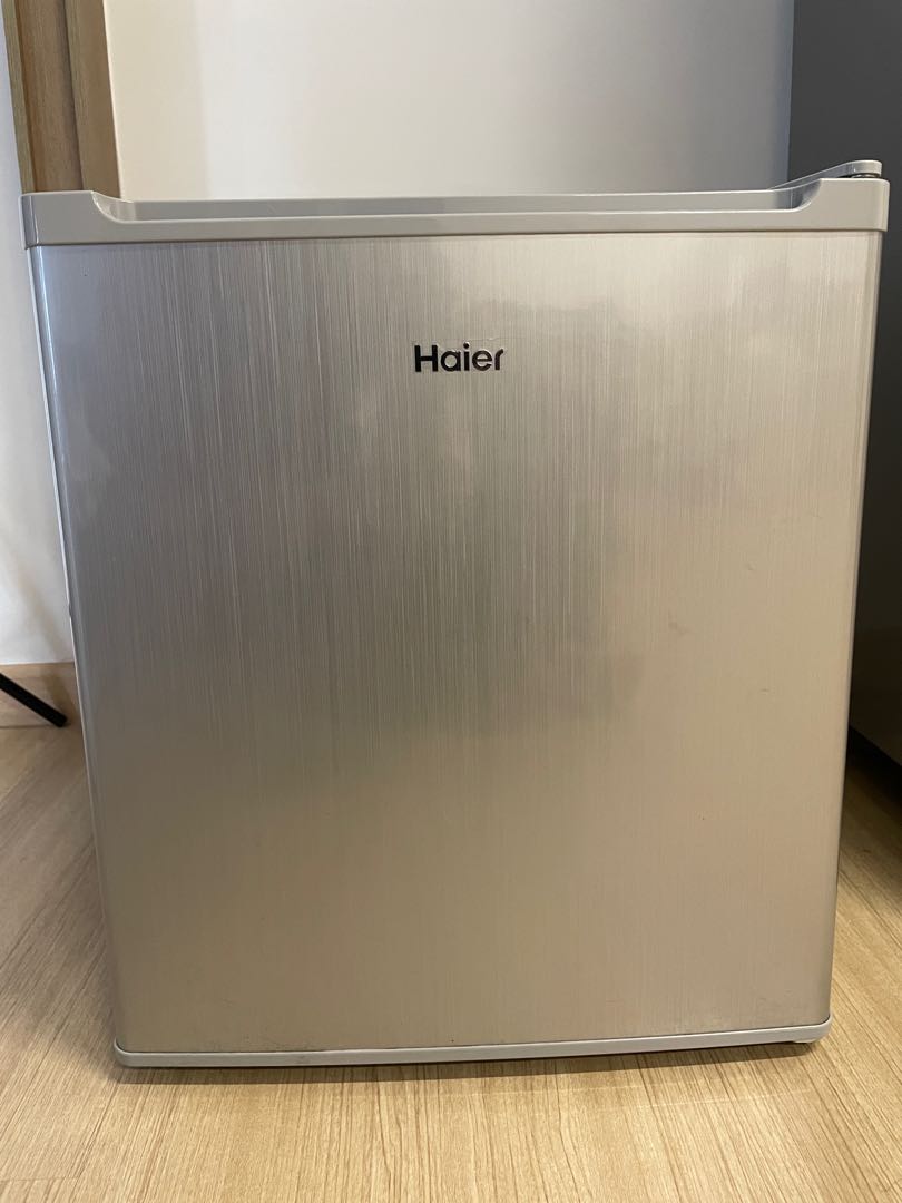 Réfrigérateur mini bar Haier HR-80VNBS - 50L