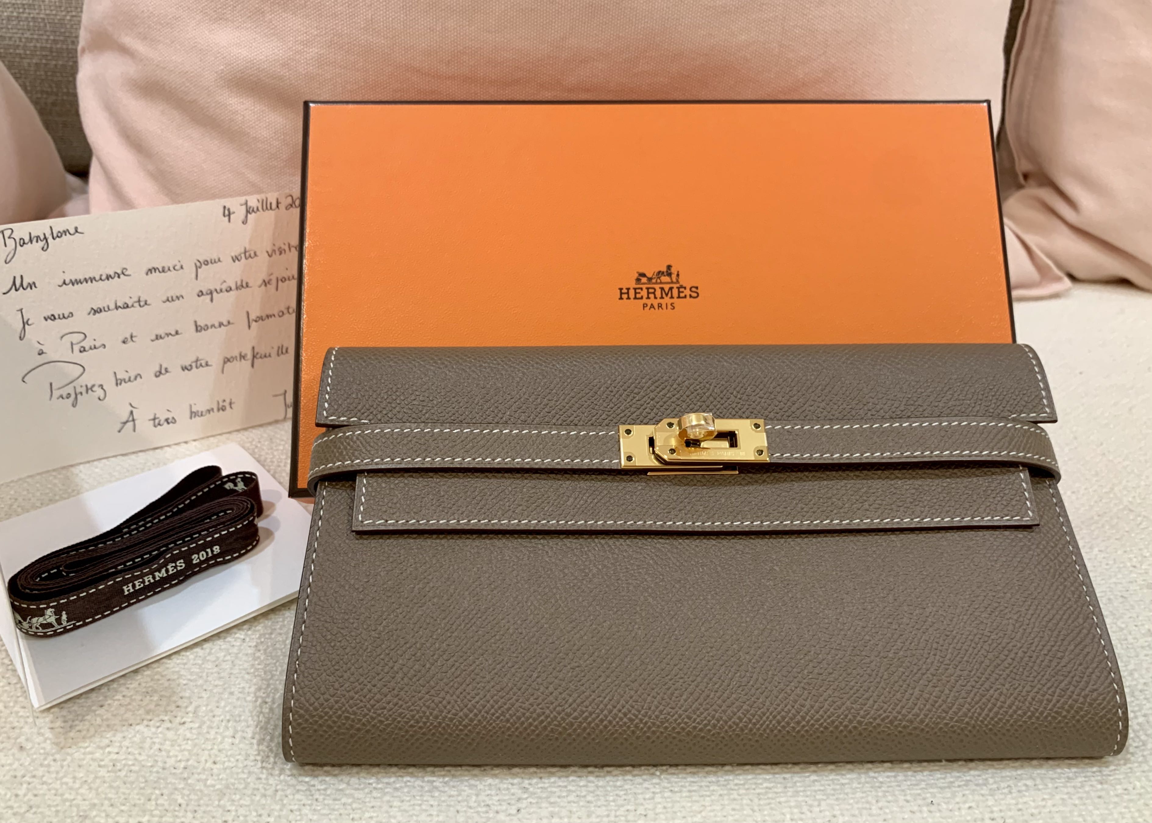 FINAL DEAL LIMITED LISTING till 21AUG21 SGT 23 59 Herm s Kelly Classic Wallet