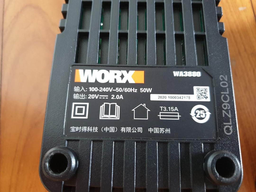 LNIB Worx Hydroshot Portable Pressure Washer WG630E 4Ah battery