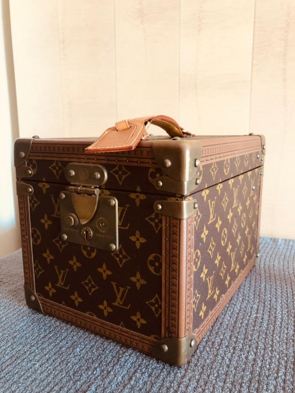 Louis vuitton cosmetic trunk clearance