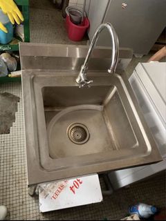 (Category: ) located in . Submitted by mensecondlabel (Listing ID 1102863049, Image 1). Description: .