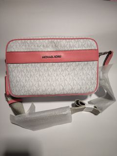 (Category: ) located in . Submitted by outletgoods (Listing ID 1102870852, Image 1). Description: .