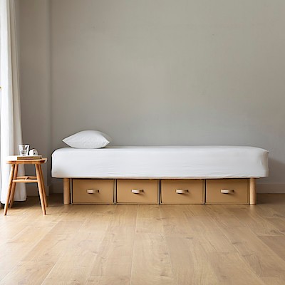 Muji mattress with outlet legs