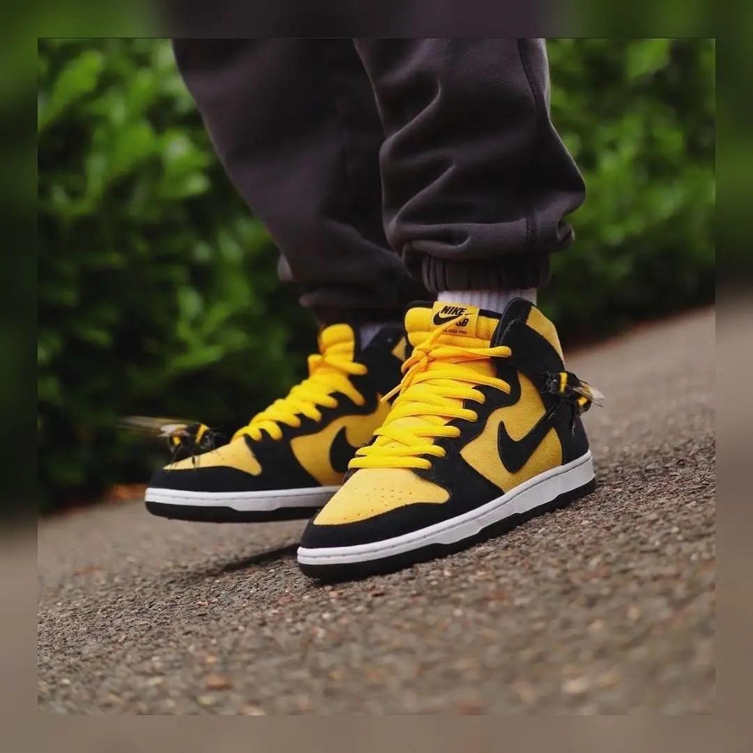 NIKE SB DUNK HIGH REVERSE GOLDENROD, Men's Fashion, Footwear