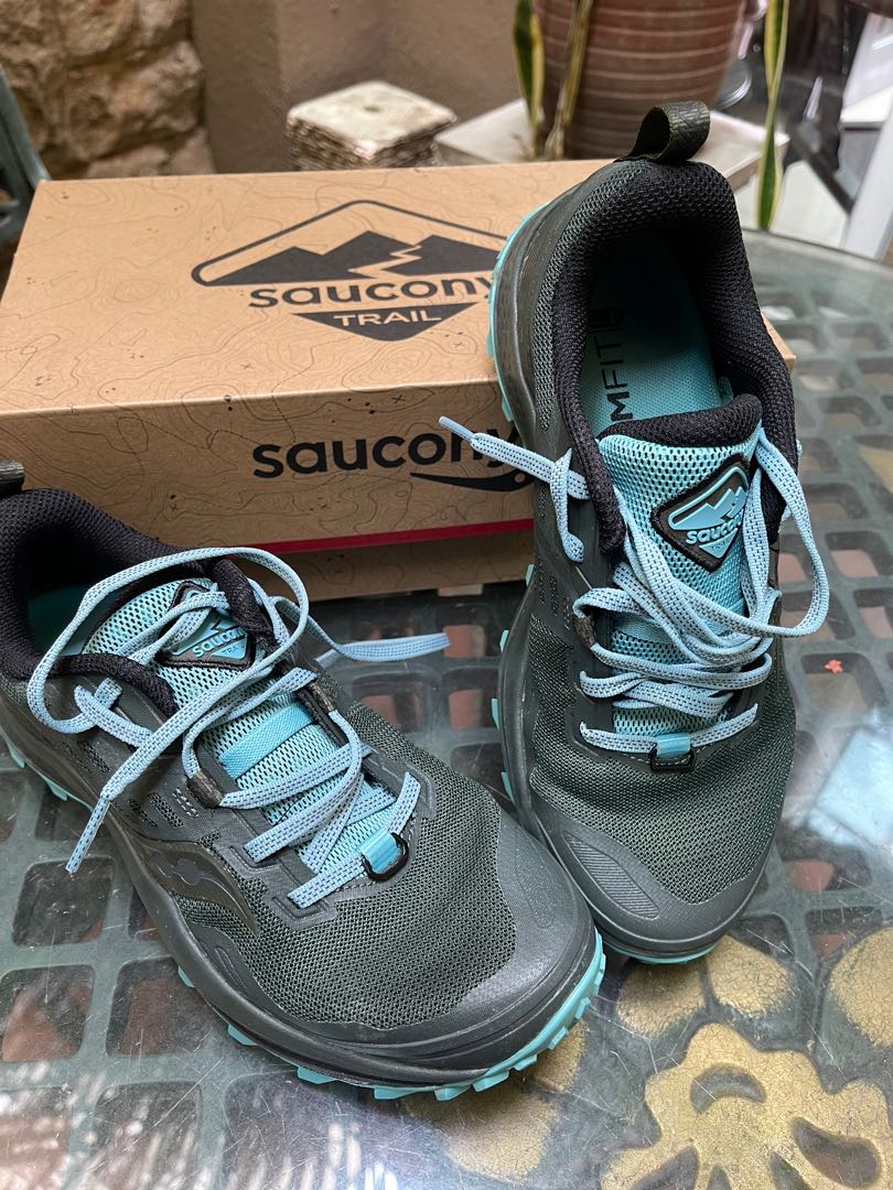 Saucony trekking shoes top