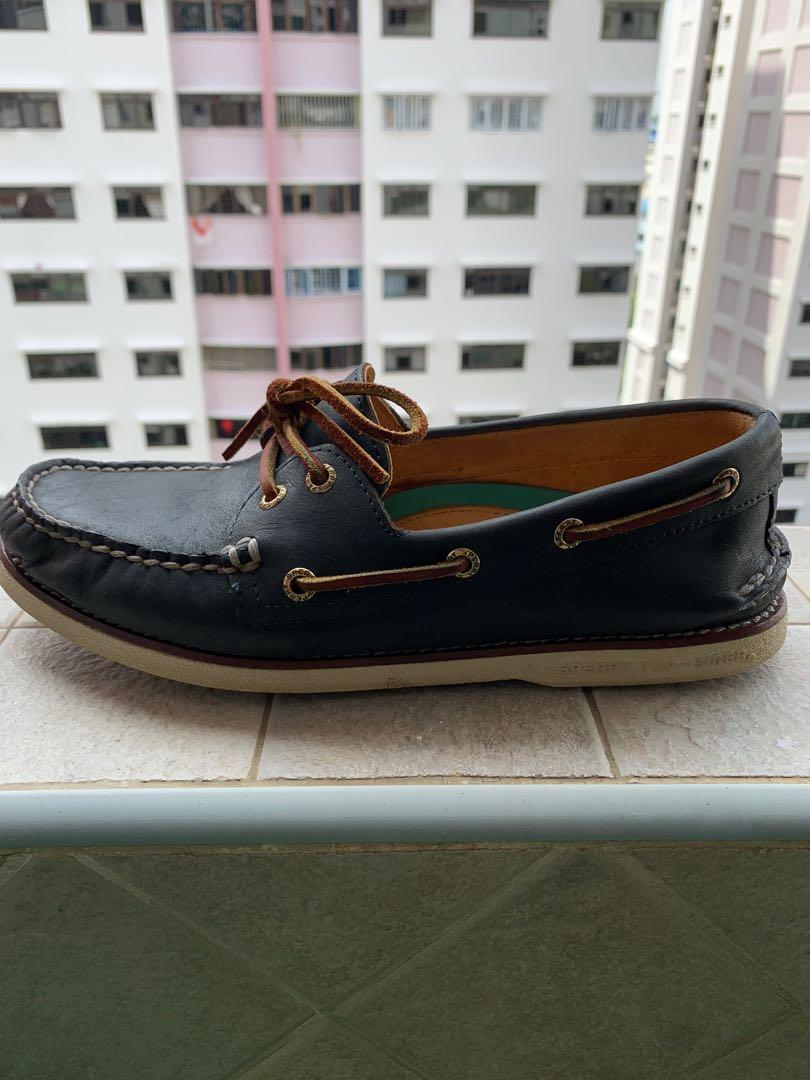 Sperry Boat Shoes Men s size 8