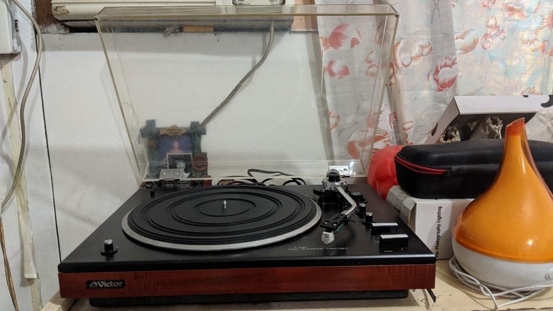 Victor JL-F30 Fully Automatic Turntable