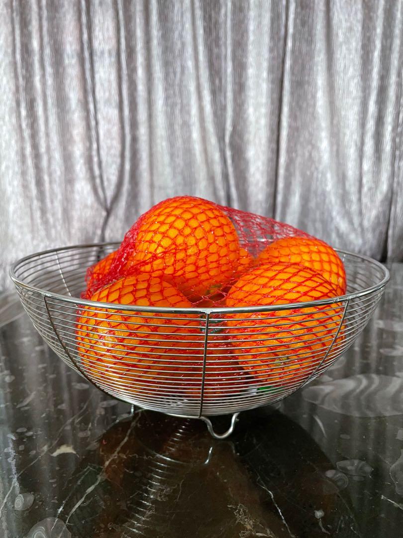 56 CRAZY SALE. 5 items for 6 Wire basket for fruit or eggs, plus